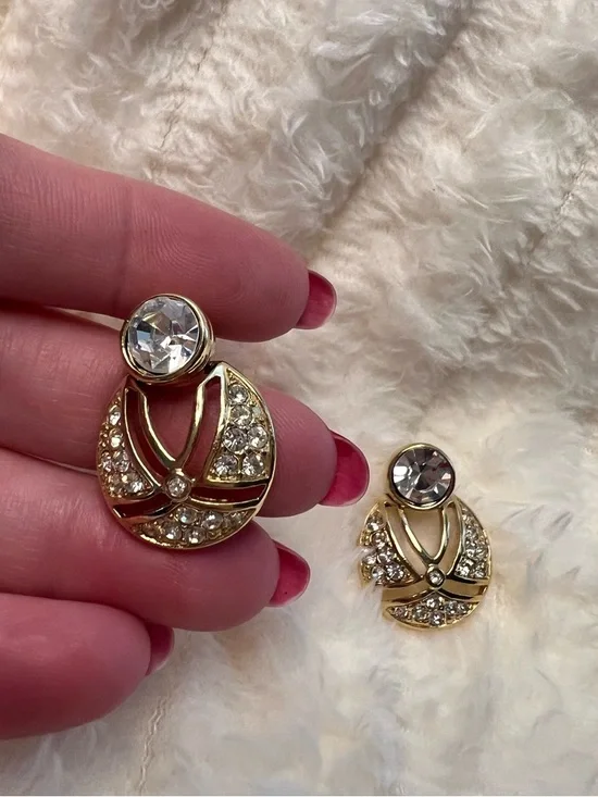 Vintage Gold Tone Crystal Drop Earrings EUC - Picture 1 of 4